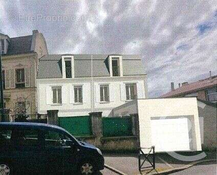 Terrain à FONTENAY-SOUS-BOIS