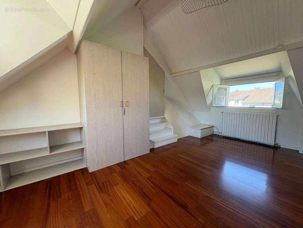 Maison à PLAISIR