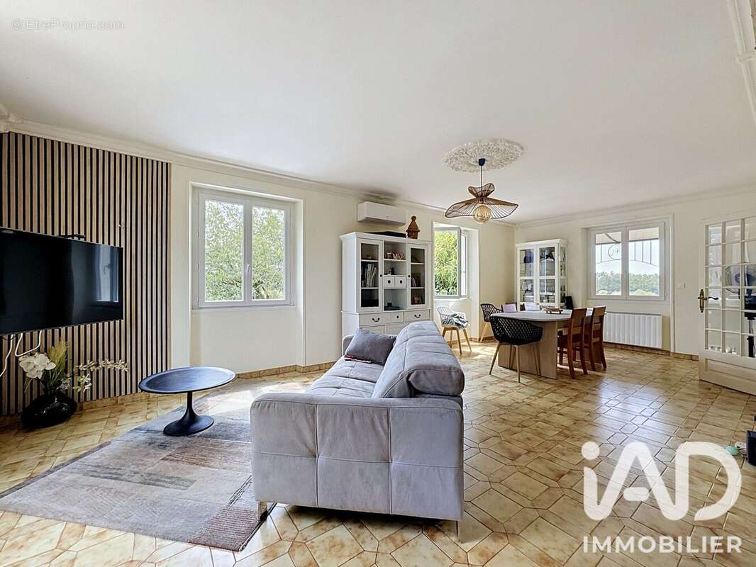 Maison 136 m² à Fouquebrune  - photo 7