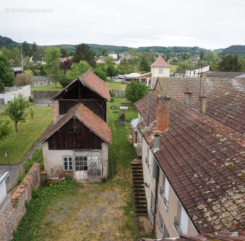 Maison à LUZY
