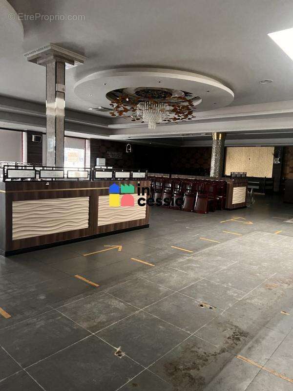 ? à vendre – local commercial de 838 m² – le mans - photo 2