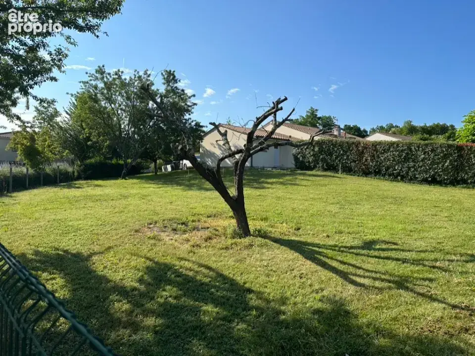 Terrain à LA BREDE