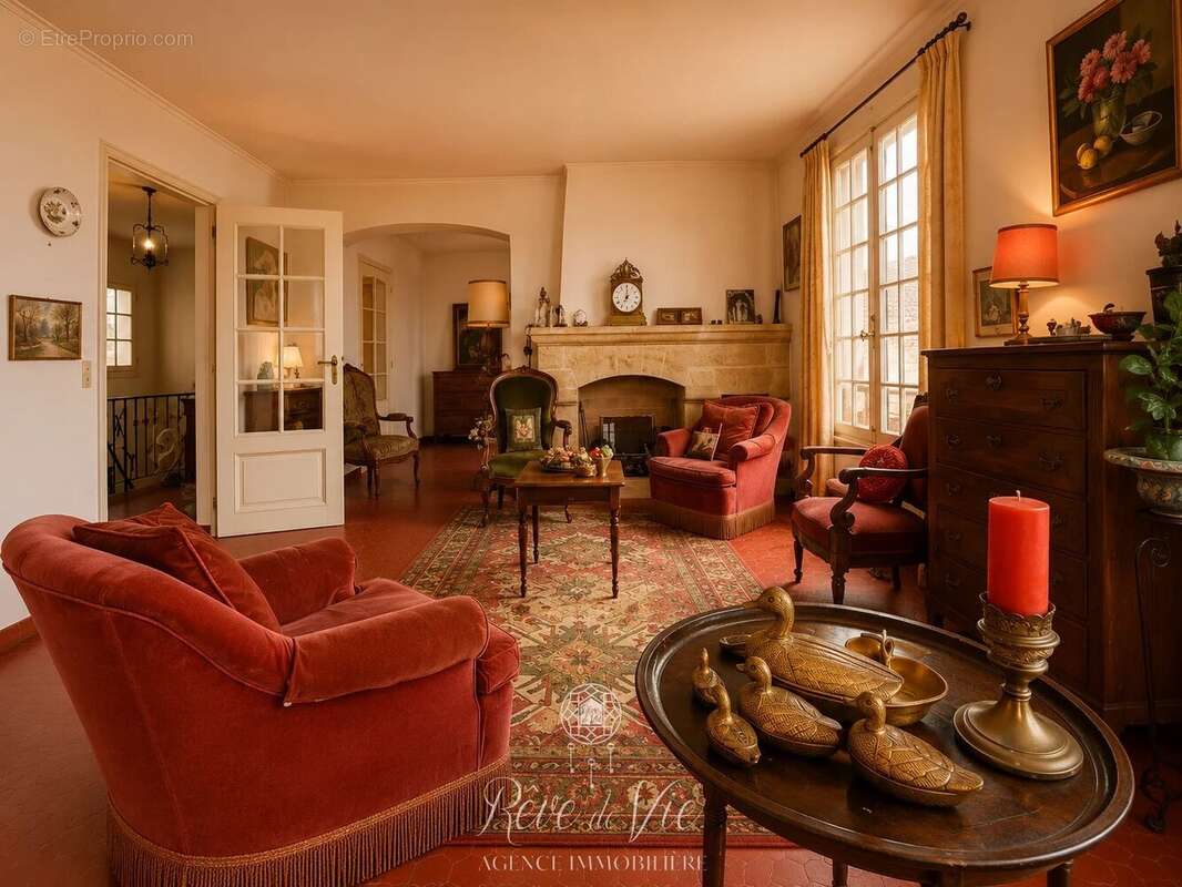 Grande maison avec garage au cœur du village de bormes-les-mimosas - photo 3