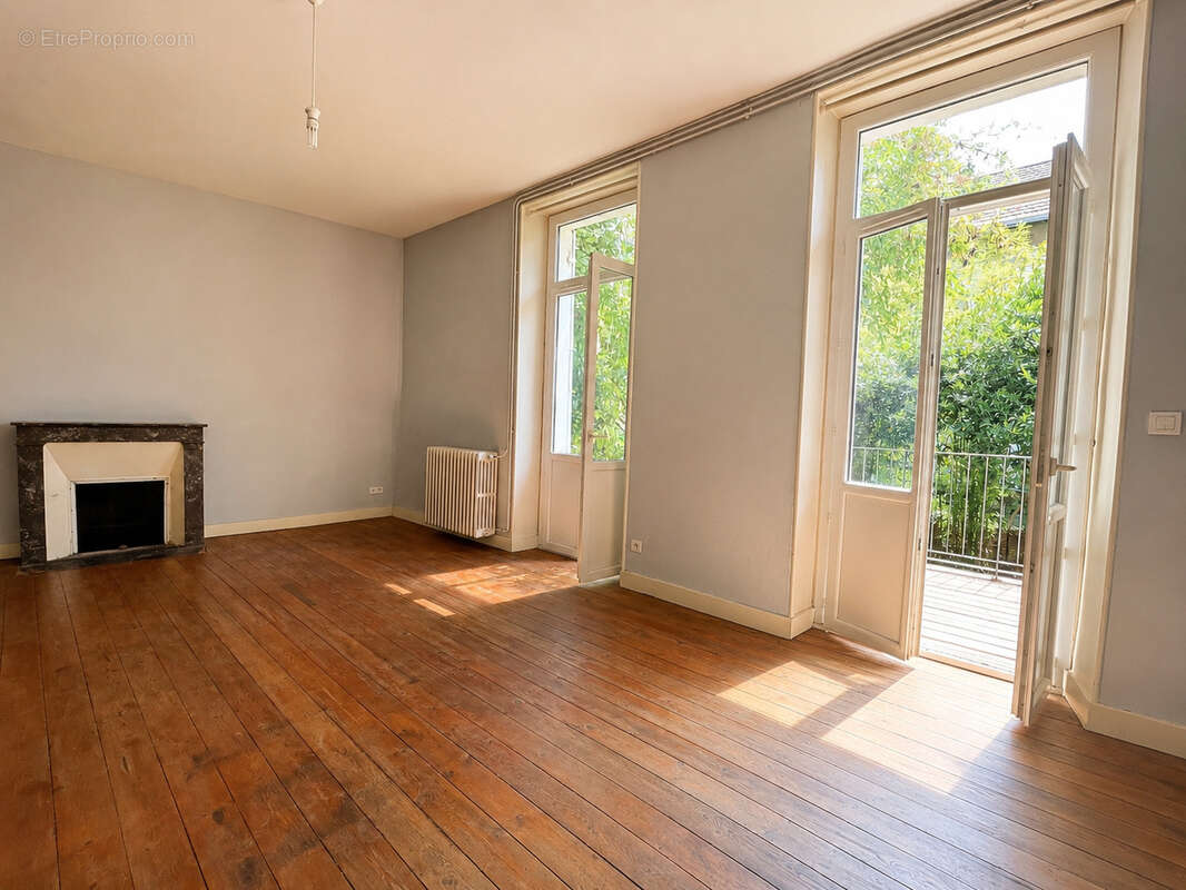 Périgueux centre — Grande maison familiale, 4 niveaux, jardin - photo 3