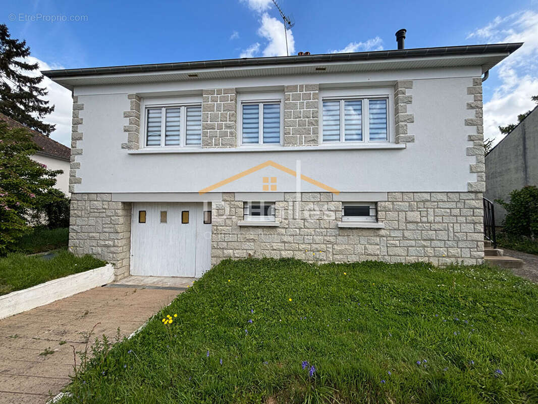 Maison à RENAZE