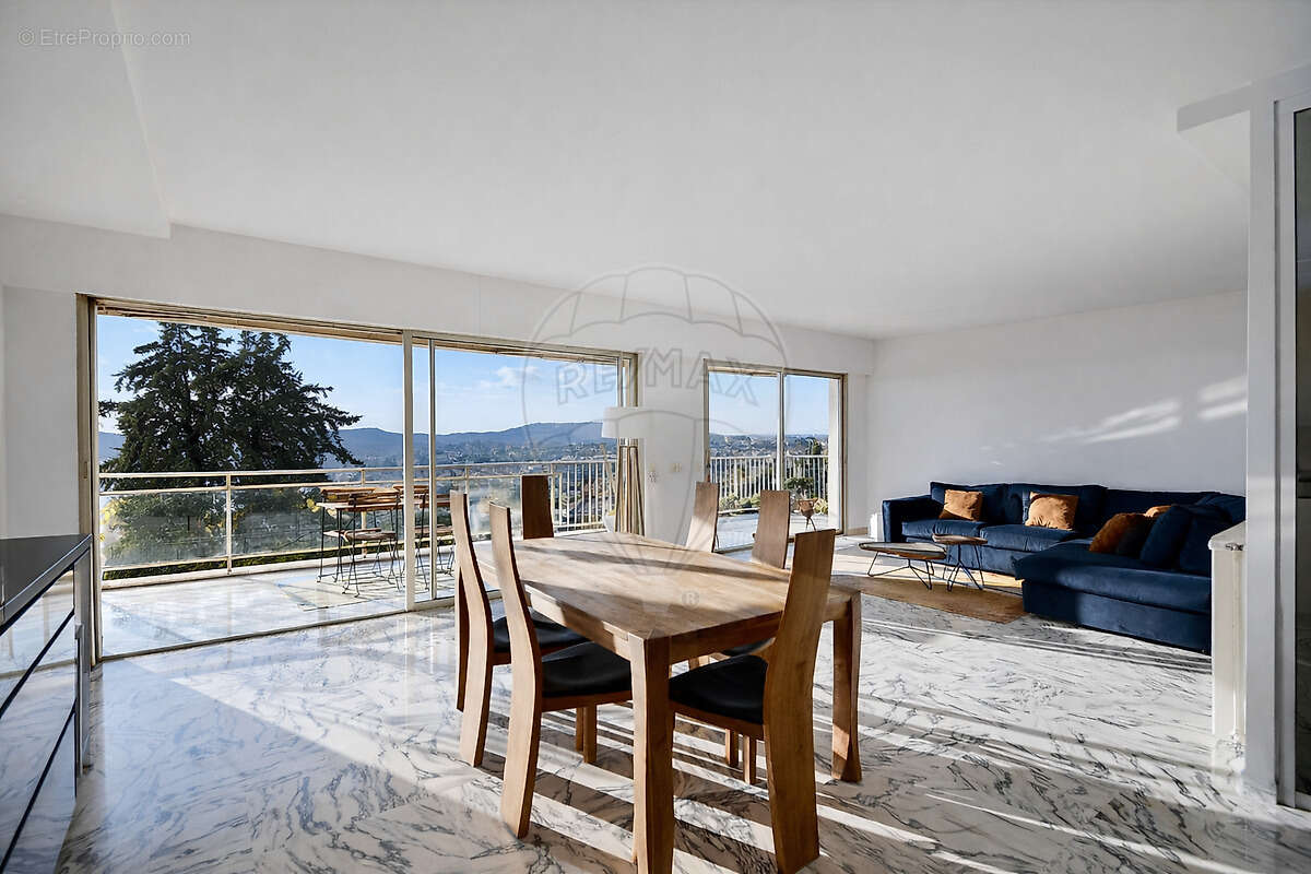 Appartement à LE CANNET