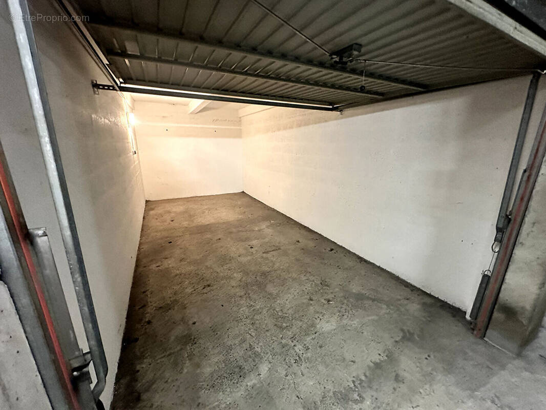 Parking à ANNEMASSE