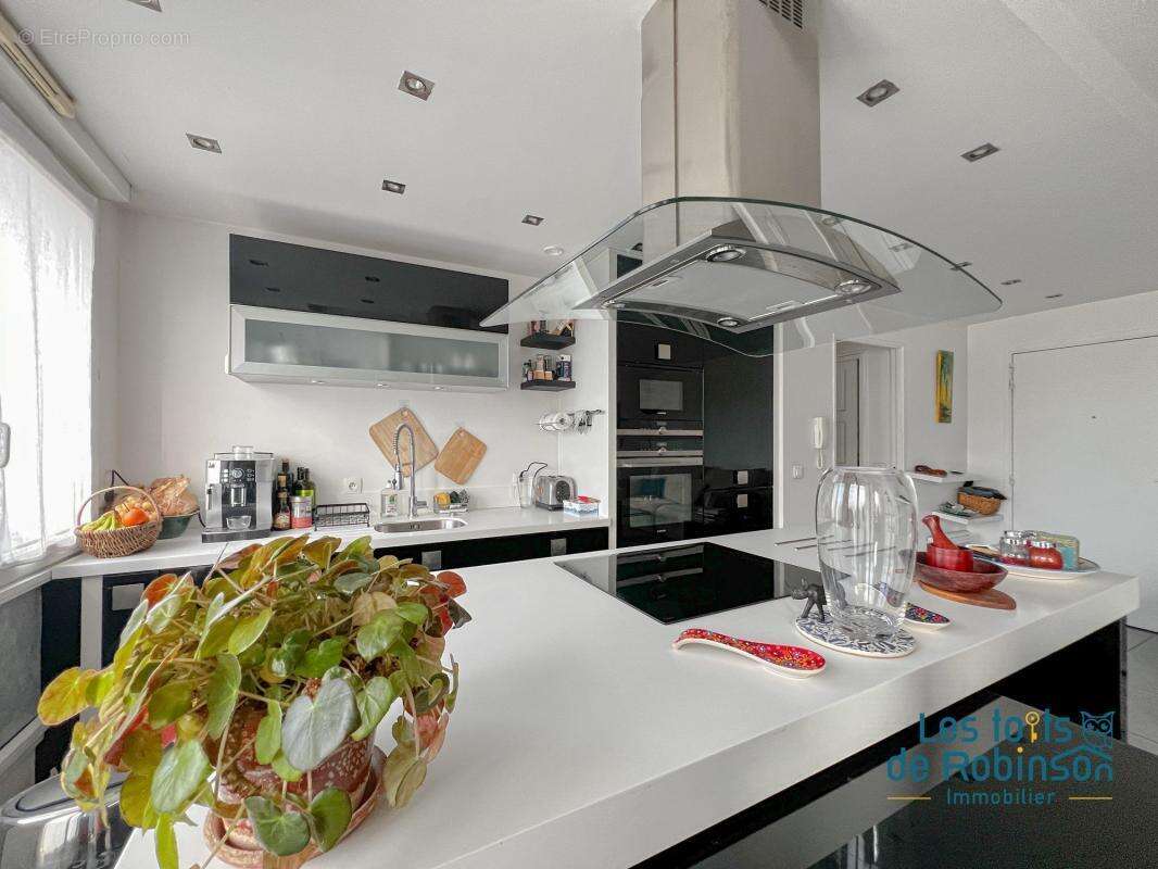 Appartement à LE PLESSIS-ROBINSON