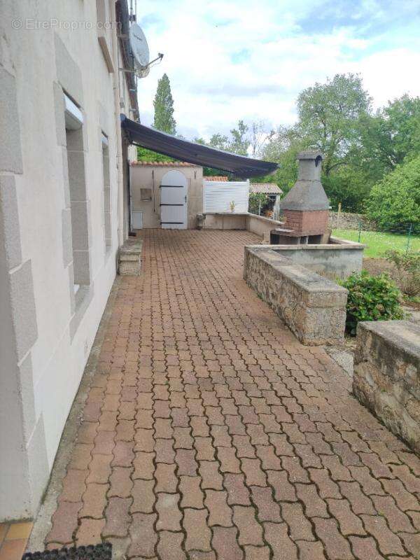 Maison à LES CHATELLIERS-CHATEAUMUR