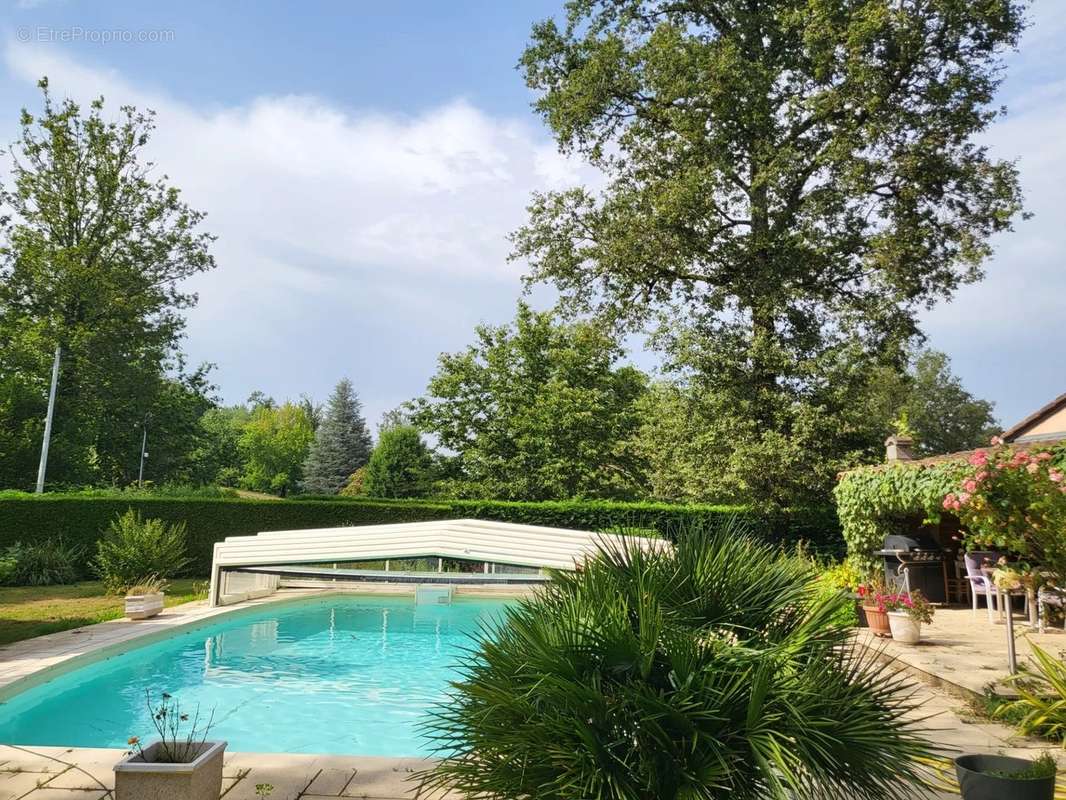 Maison à SAINT-ESTEPHE