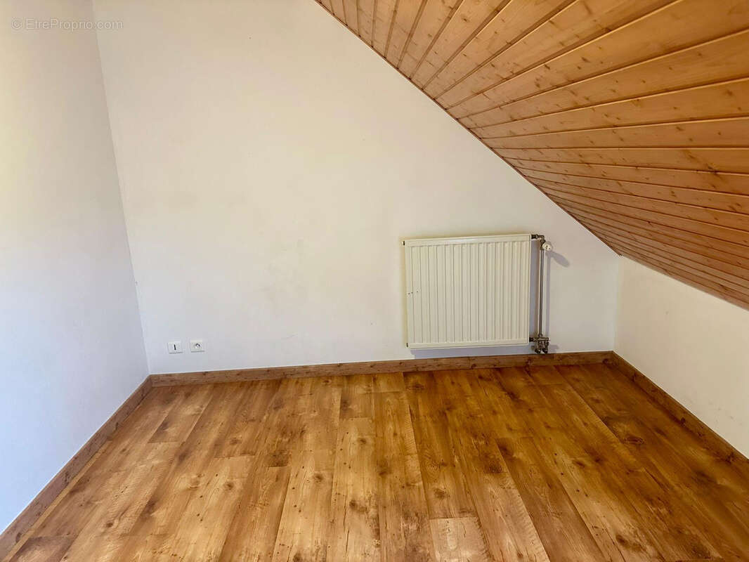 Maison à ESMOULIERES