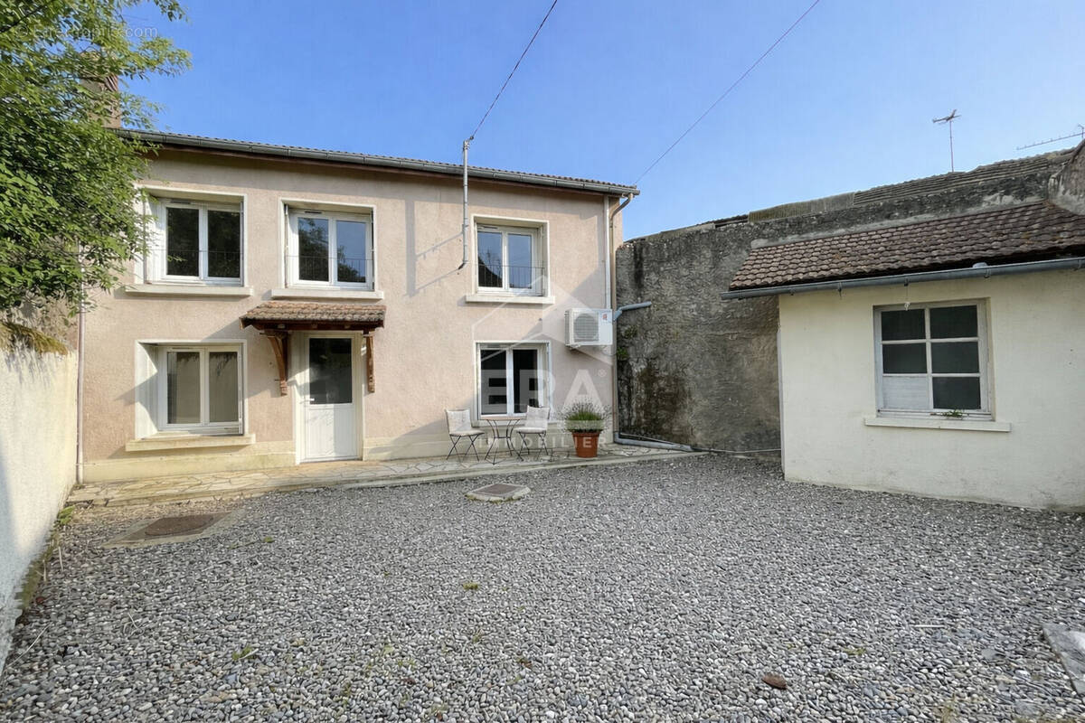 Maison à VIC-EN-BIGORRE