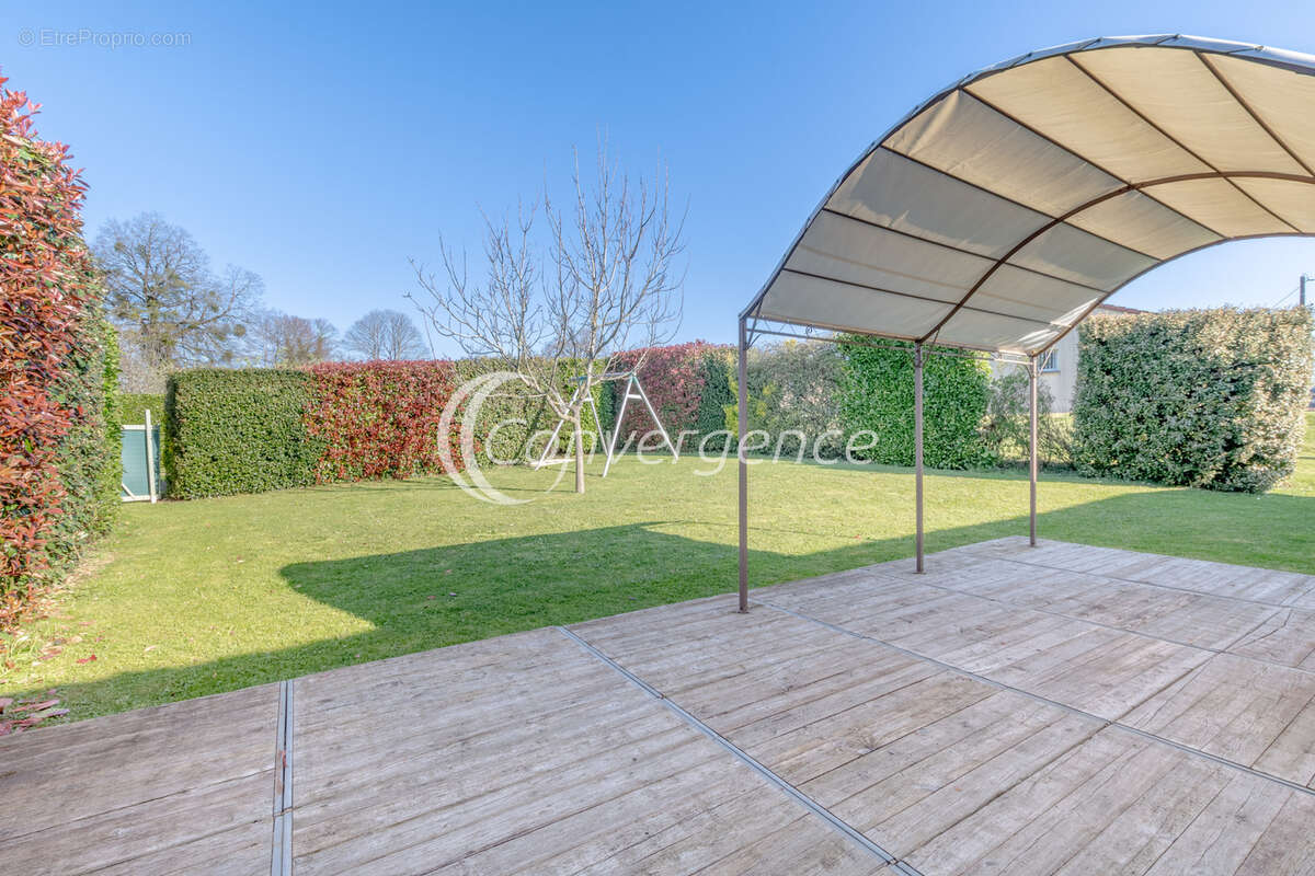 Maison à SAINT-GERMAIN-LES-BELLES