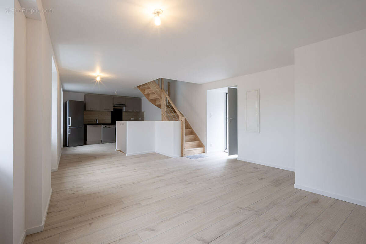 Maison de type 4 entièrement rénovée laguiole - photo 8