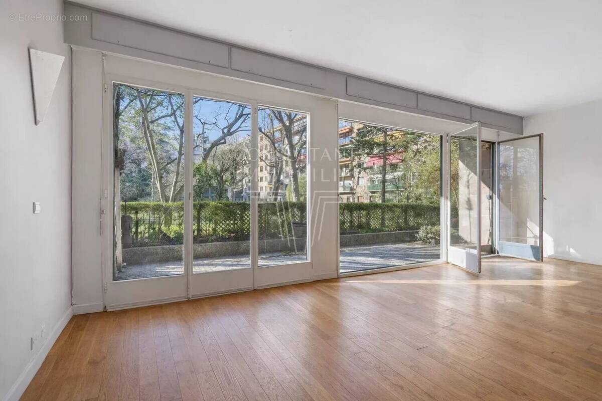 Appartement à NEUILLY-SUR-SEINE