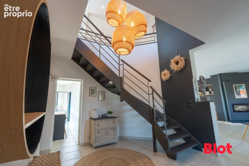 Maison 8 pièces 212 m² à vendre à Saint-Gregoire (35760) - photo 3