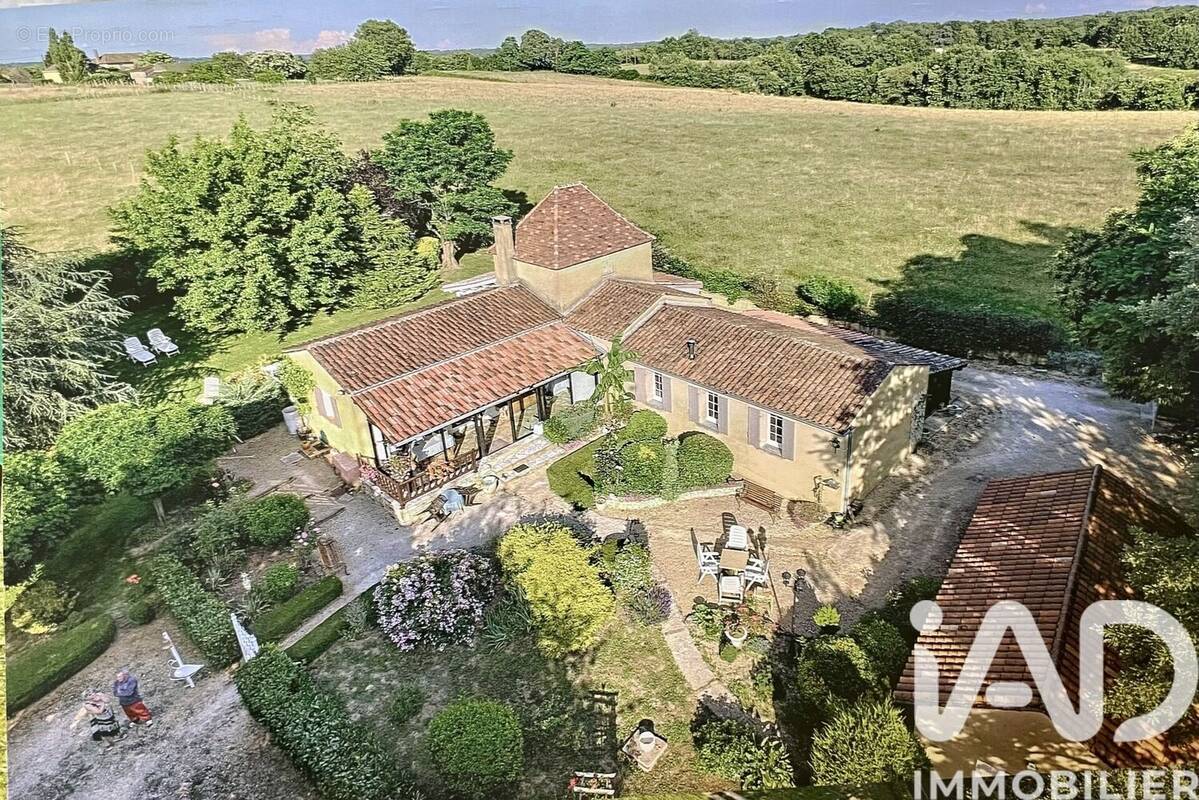 Photo 1 - Maison à VILLEFRANCHE-DU-PERIGORD