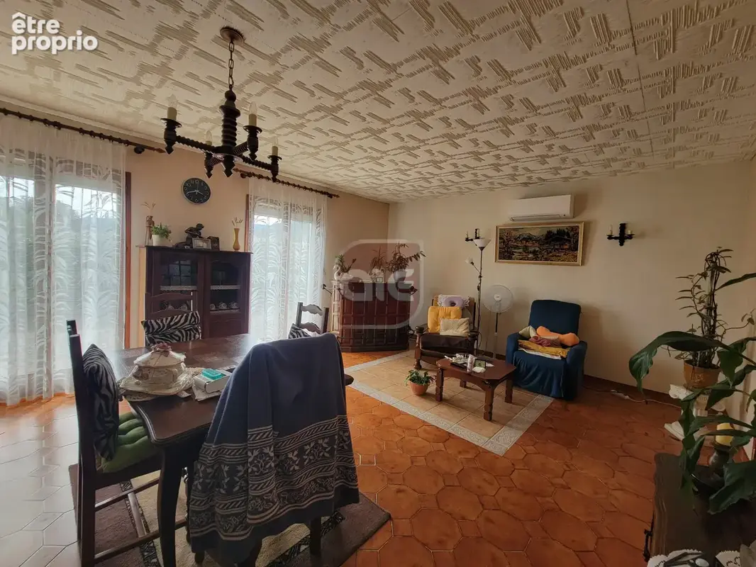 Cazilhac   Maison de plain-pied avec double garage et atelier sur près de 900 m2 de terrain - photo 6