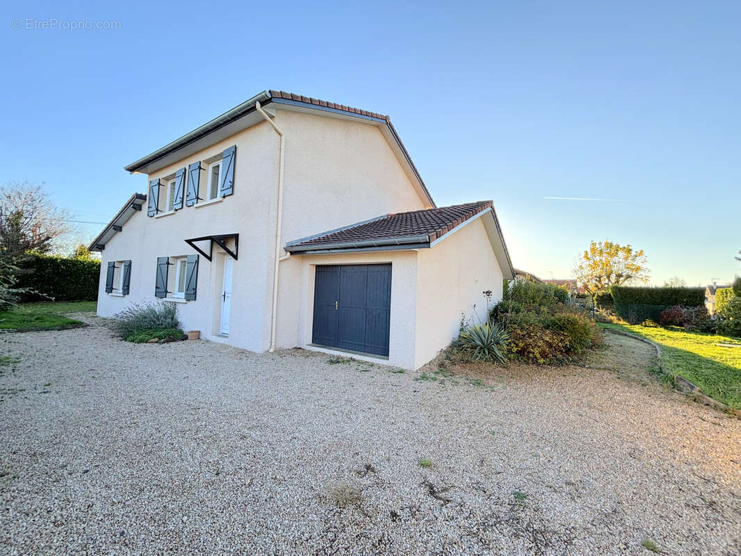 Maison à VEAUCHETTE