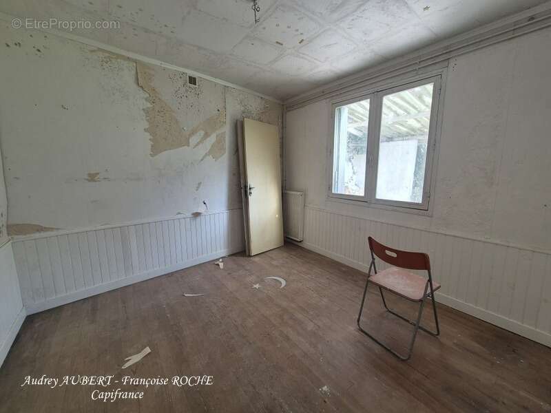 Maison à SAINT-JEAN-D'ANGELY