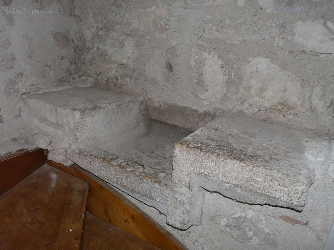 Maison à CASTELNAU-MONTRATIER