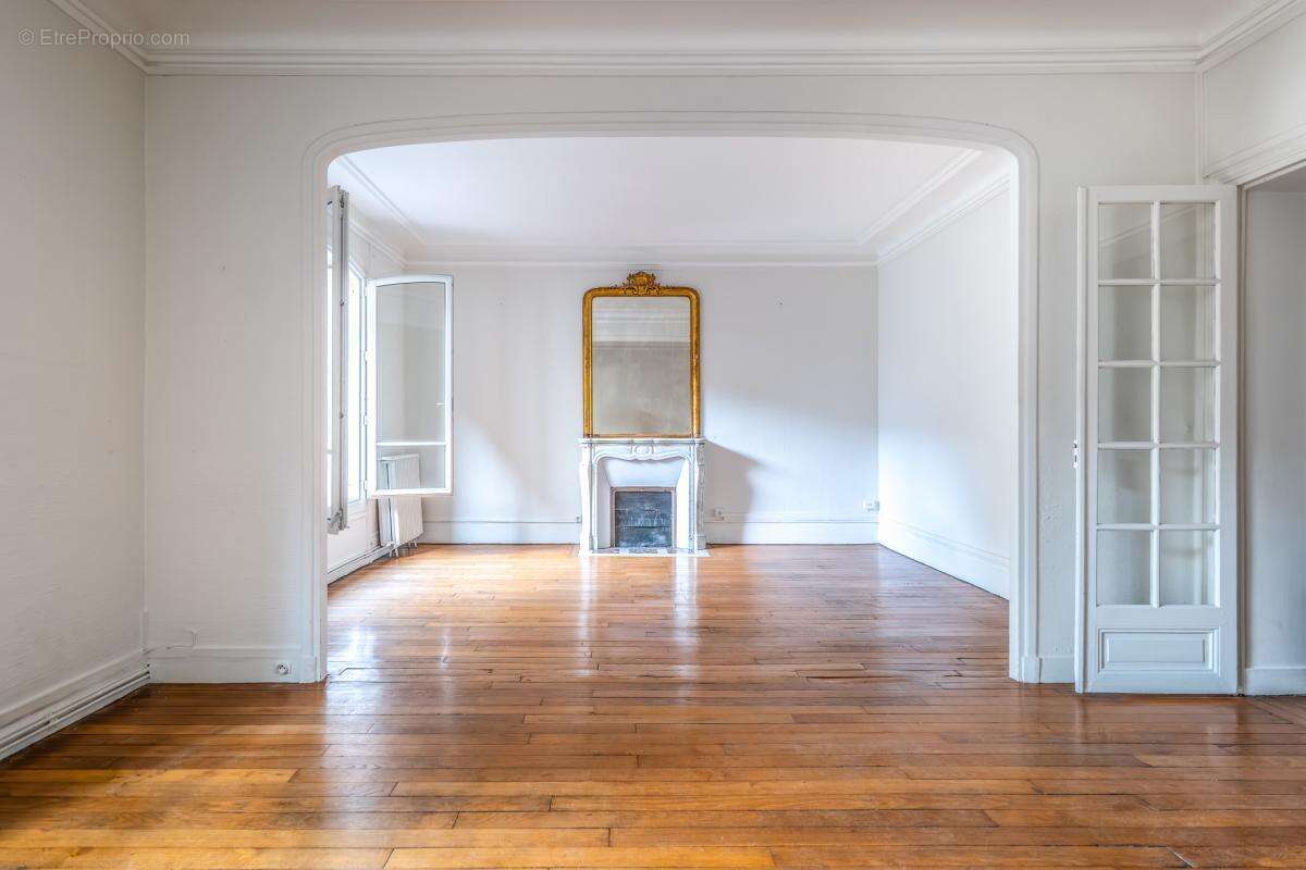 Appartement à PARIS-17E