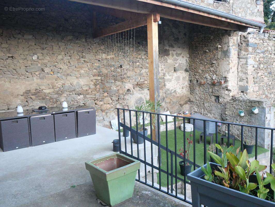 Maison à SAINT-ROMAIN-EN-JAREZ