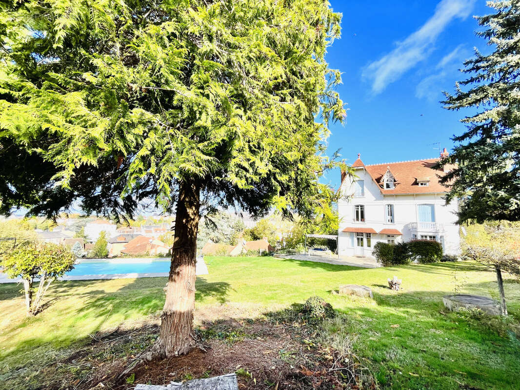 Maison à NERIS-LES-BAINS