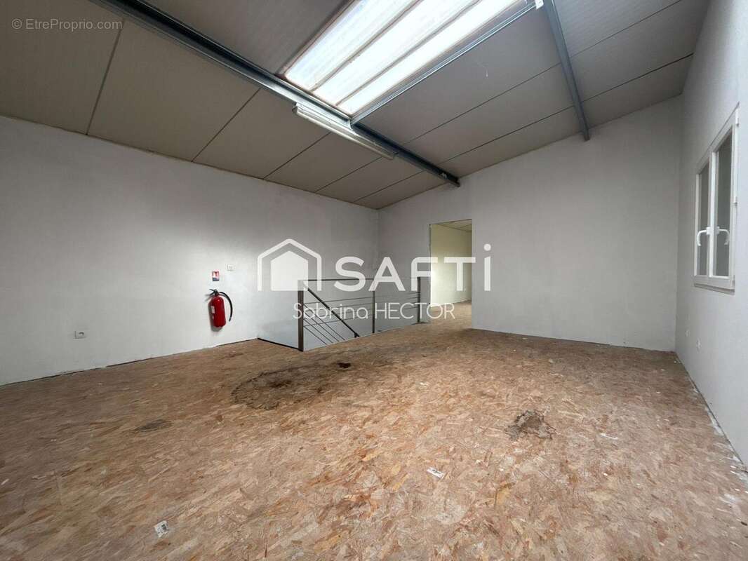 Commerce 465 m² à Crehange  - photo 4