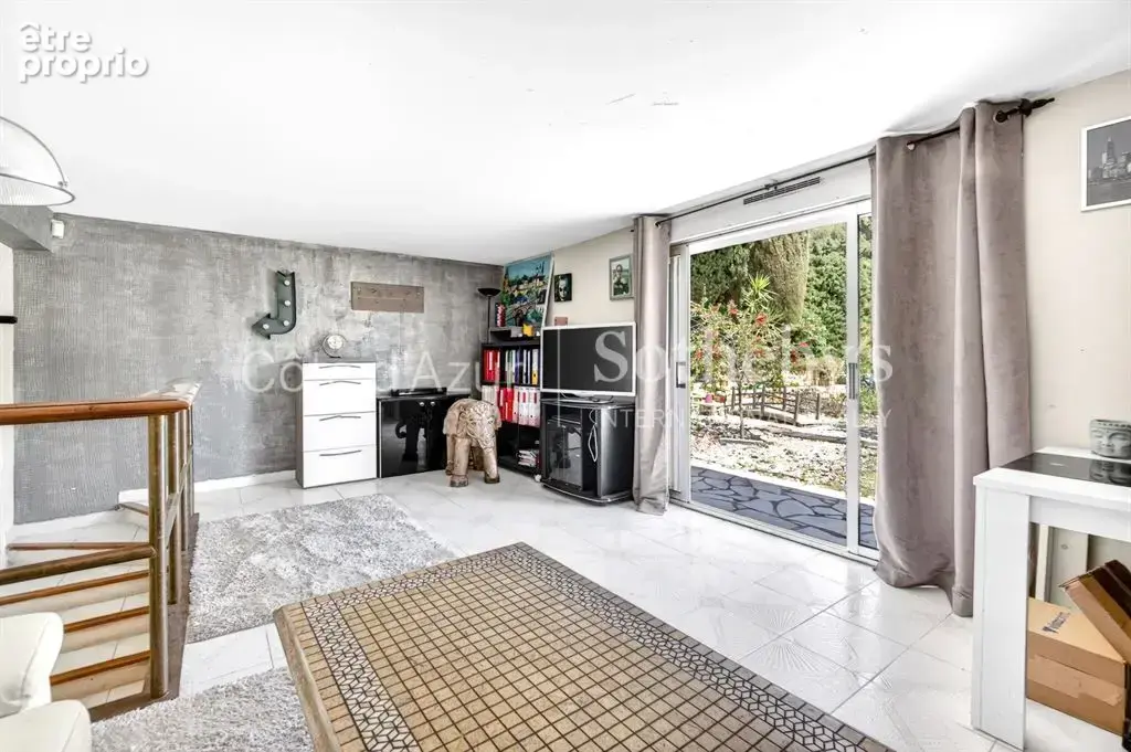 Cannes Croix des Gardes villa avec échappée mer, piscine et terrain plat - photo 18