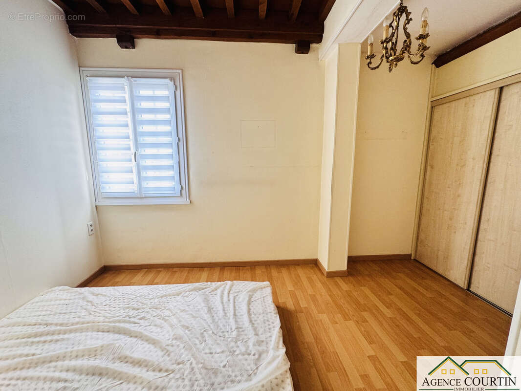 Maison à SAINT-AMBREUIL