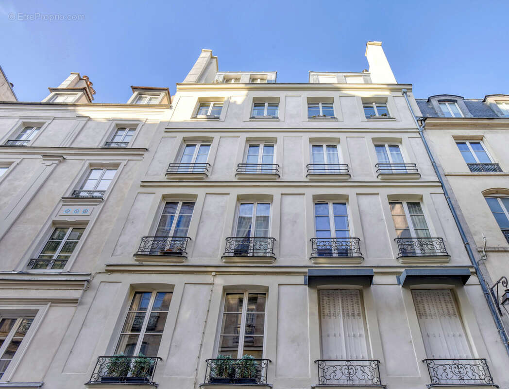 Appartement à PARIS-3E