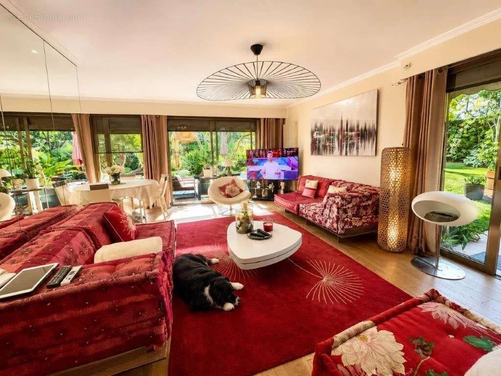 Appartement à VILLENEUVE-LOUBET