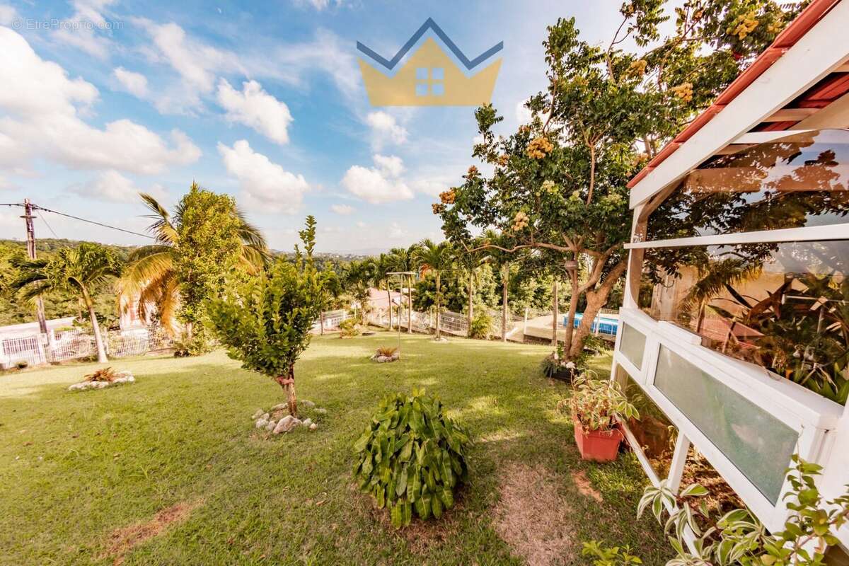 Maison à SCHOELCHER