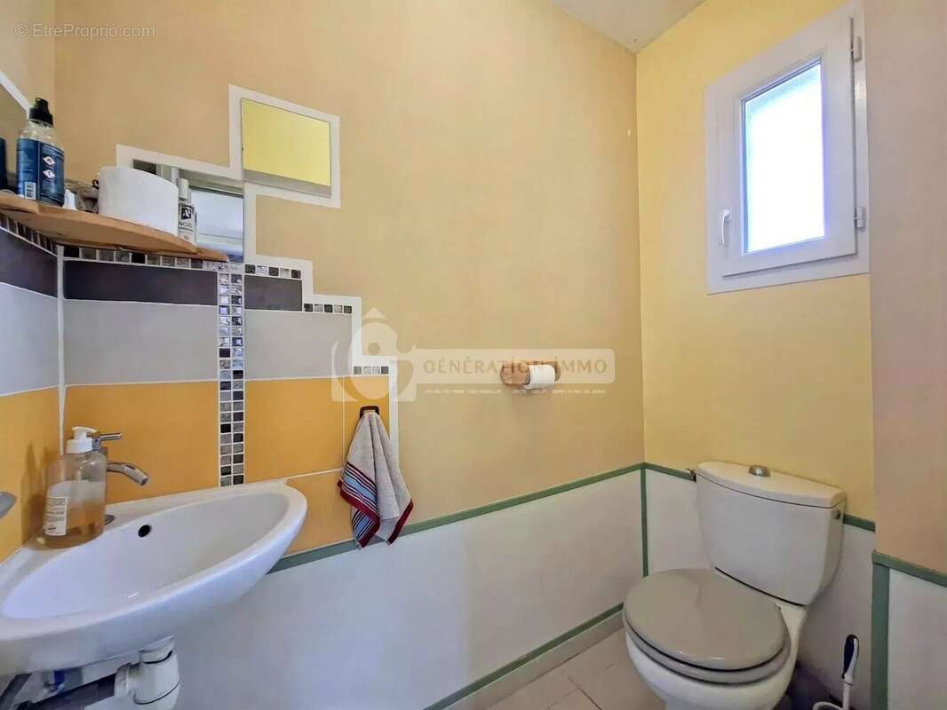 Maison à FONTVIEILLE