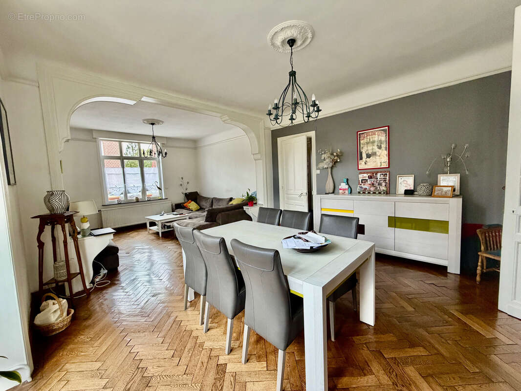 Maison à AUBERCHICOURT