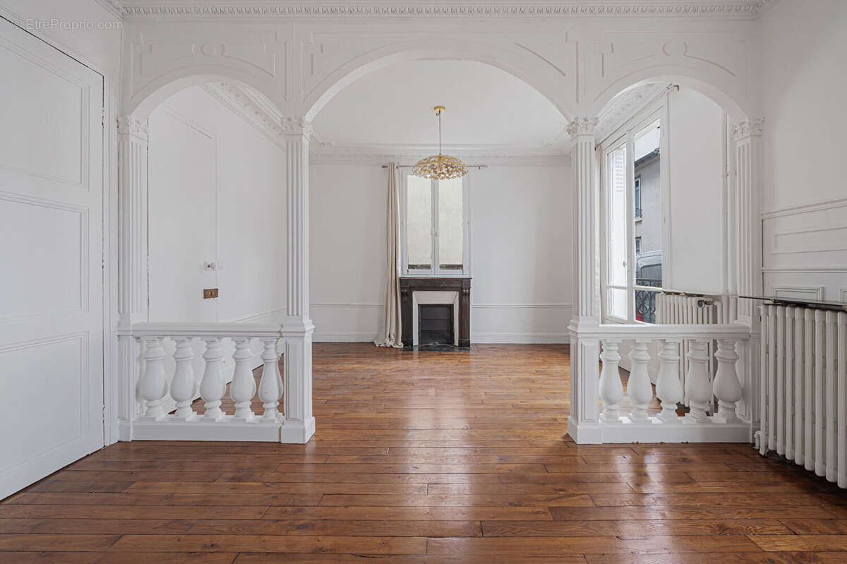 Maison de caractère en centre-ville - photo 7