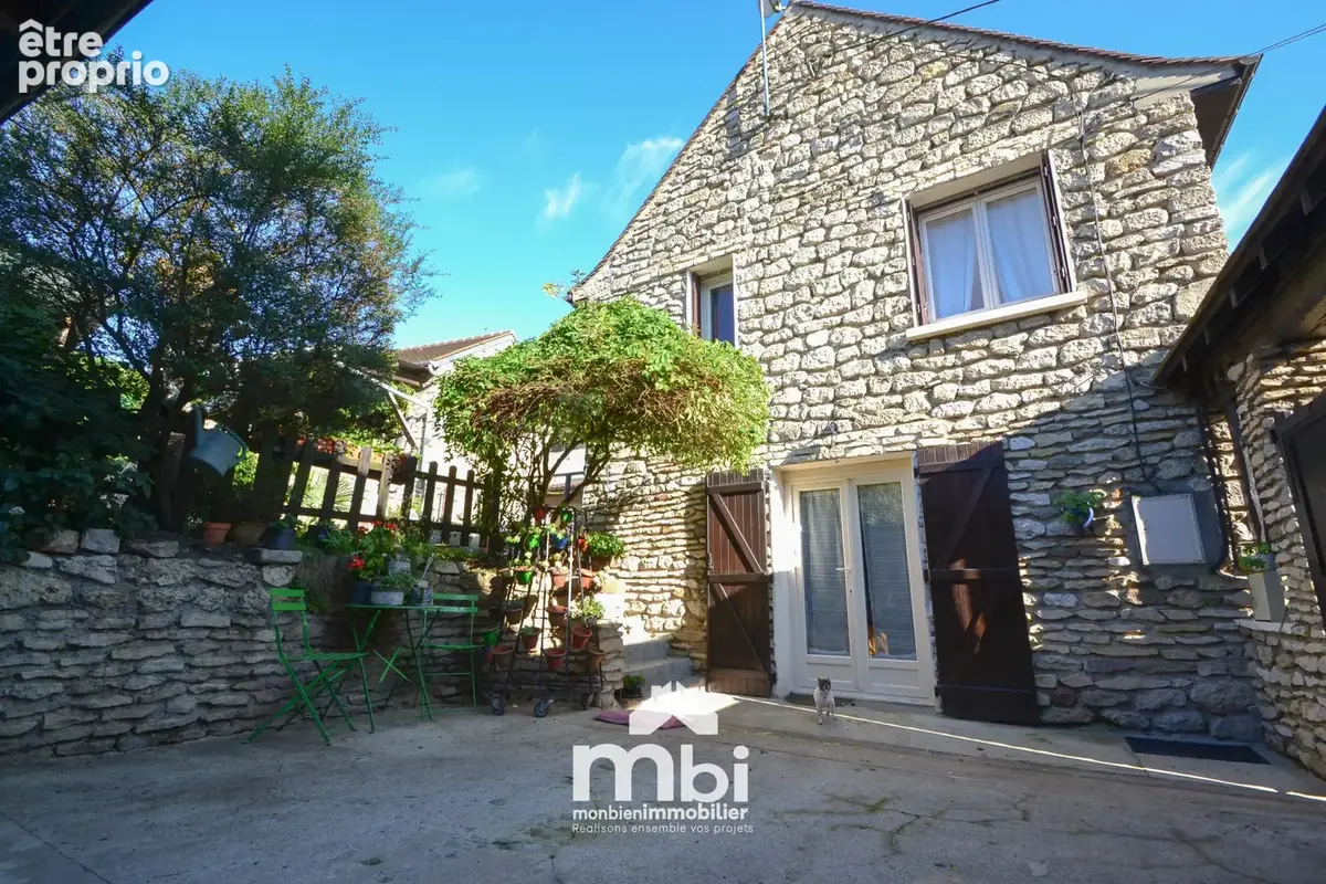 Maison ancienne avec jardin - photo 1