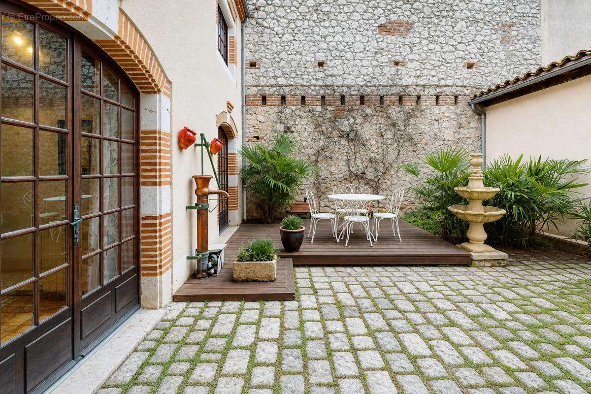 Maison spacieuse de 236 m² avec jardin fruitier à Valence - photo 14