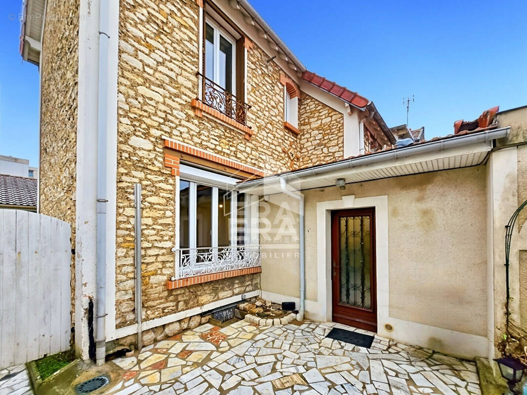 Maison à DAMMARIE-LES-LYS