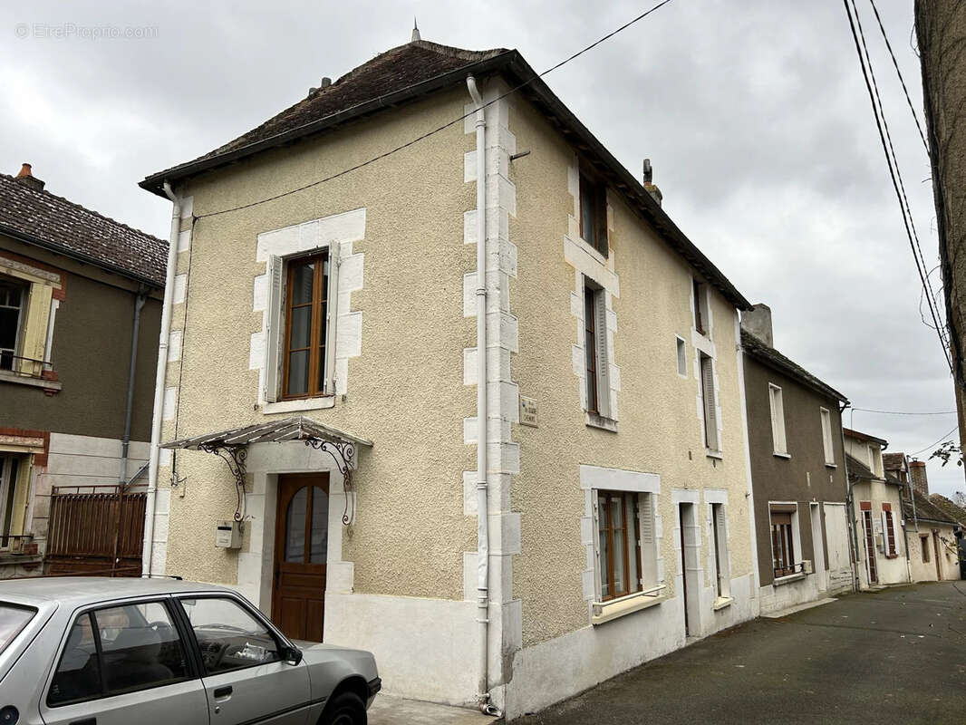 Maison à CHAILLAC