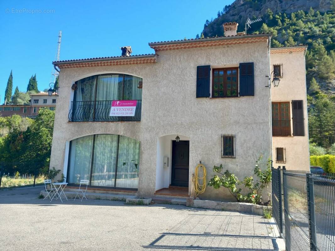 Maison ind avec terrain constructible + 2p ind + grand garage - photo 3
