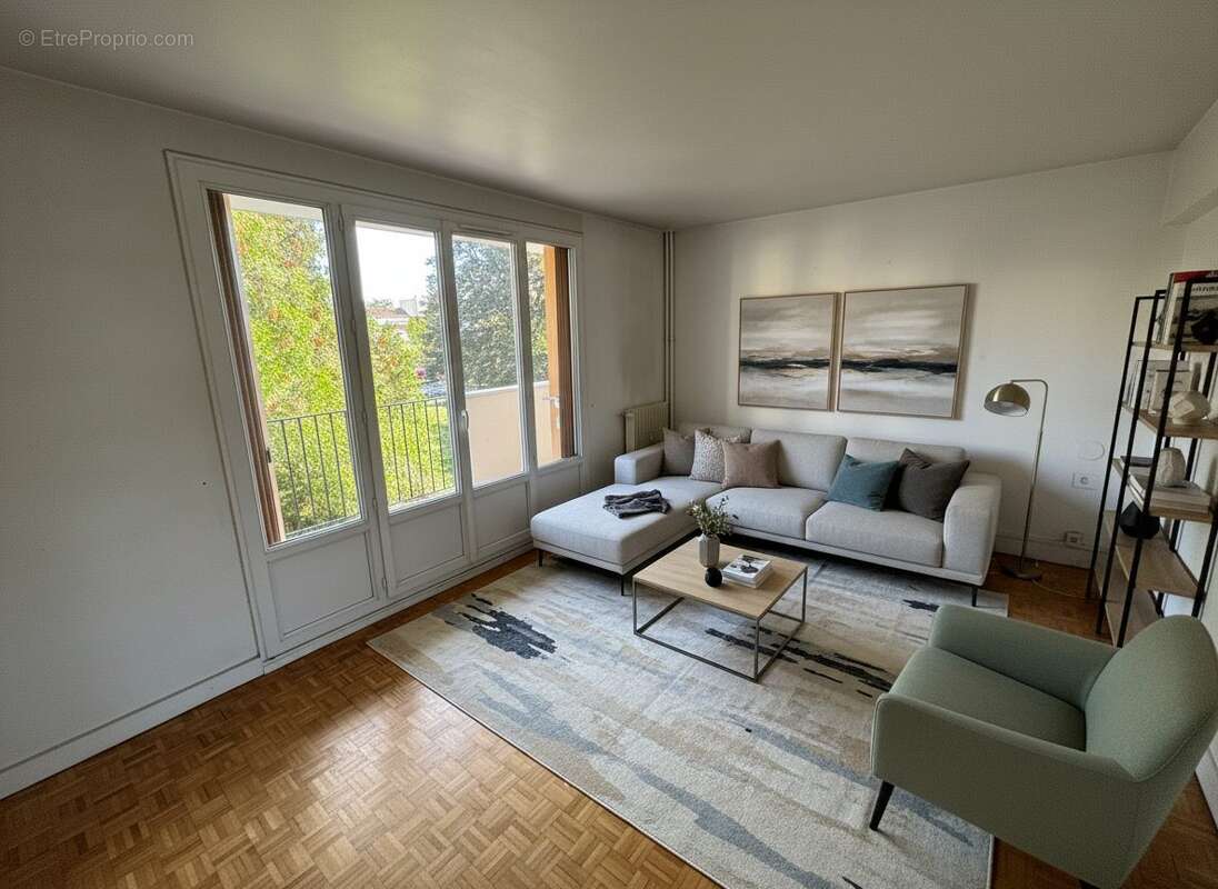 Appartement à LES CLAYES-SOUS-BOIS