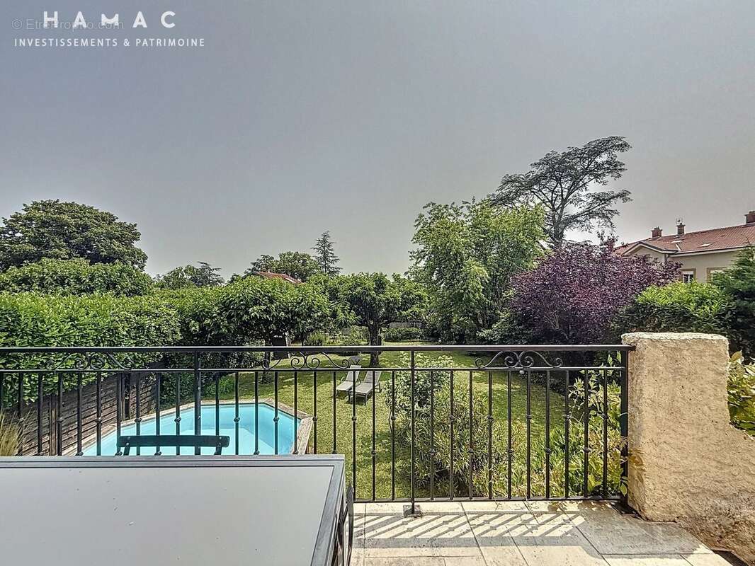 Maison à LA TOUR-DE-SALVAGNY