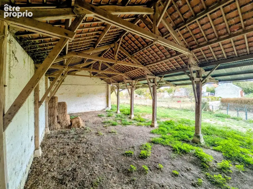 Ref 2330 - Hangar à réhabiliter - photo 1