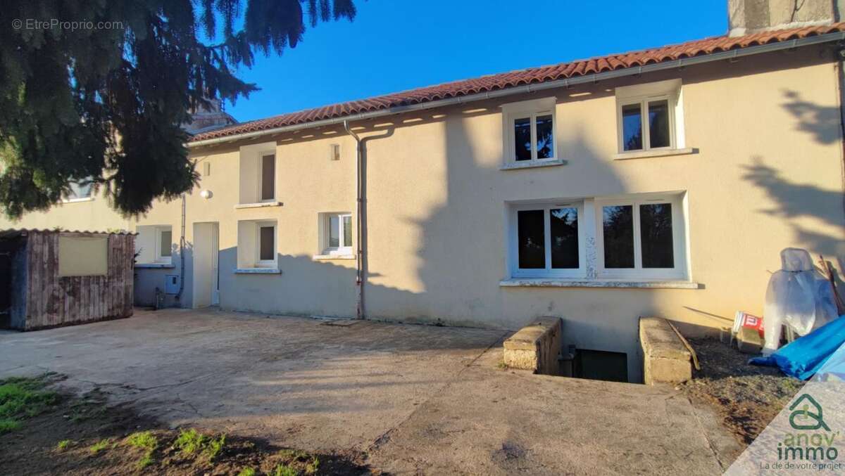 Maison à MAUPREVOIR