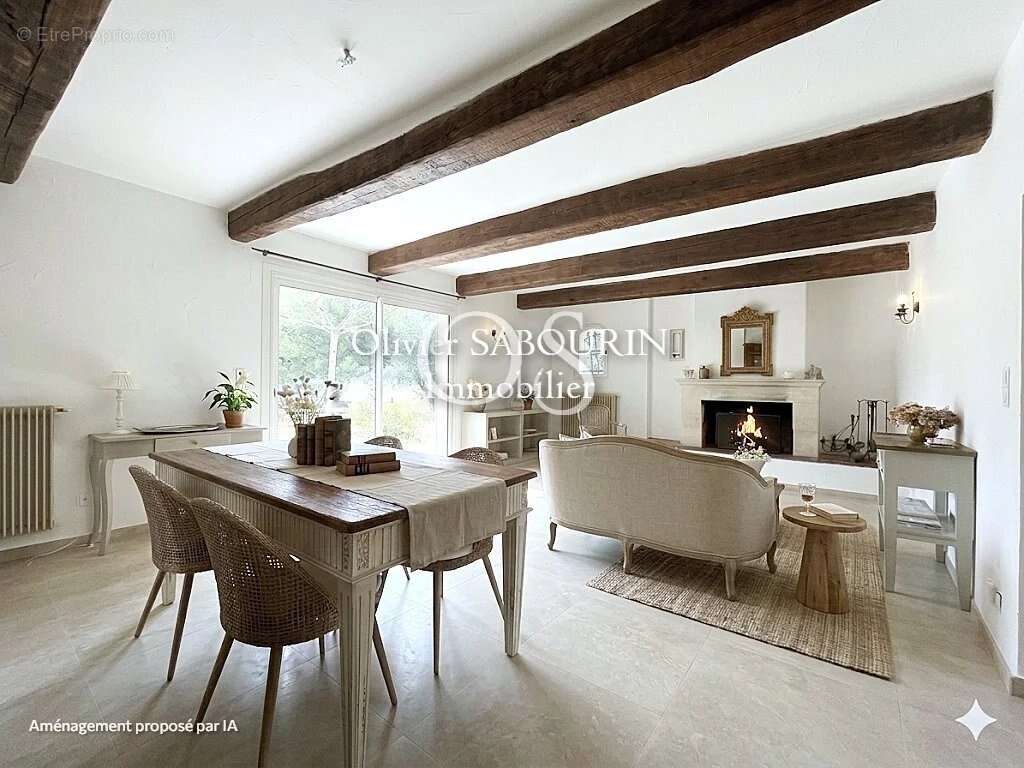 Maison à ROQUEBRUNE-SUR-ARGENS