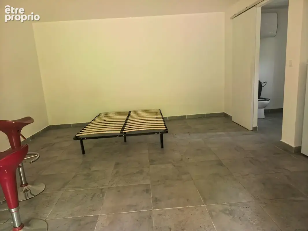 Fréjus,  3 Bureaux / locaux avec terrain - photo 7