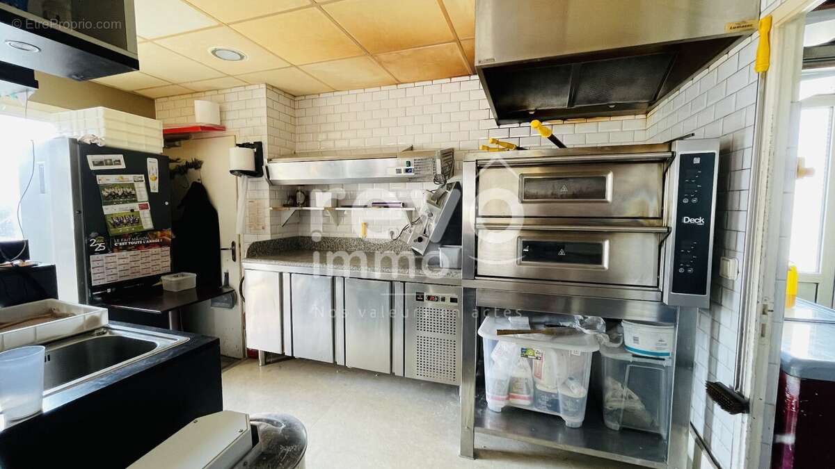 Commerce à SAINT-LAURENT-DES-AUTELS