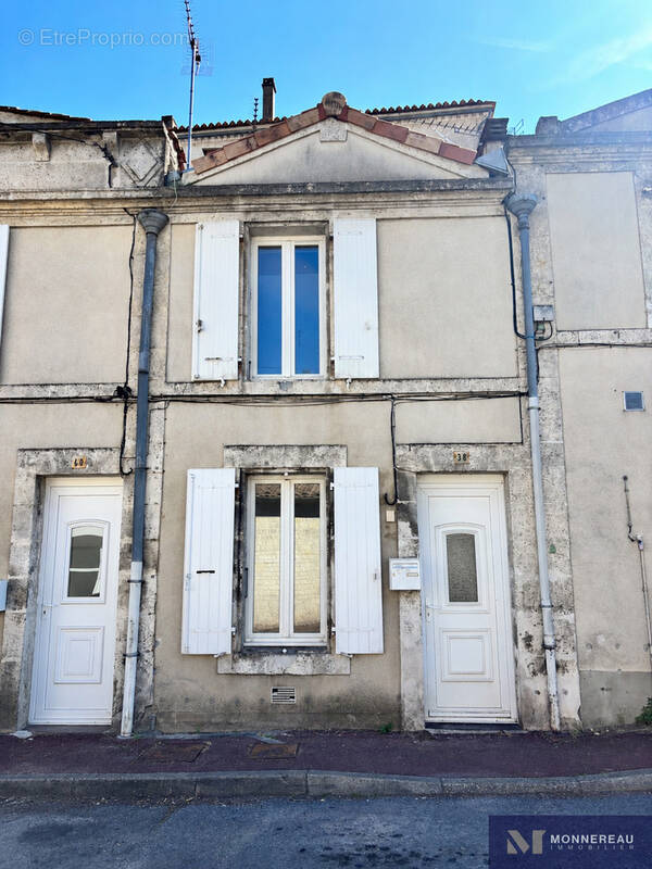 Maison à GOND-PONTOUVRE